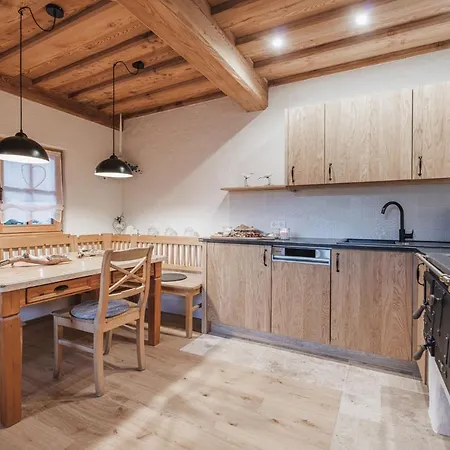 Xeishittn Vogelnest بيت للعطل Hieflau