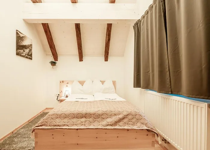 Xeishittn Vogelnest بيت للعطل *